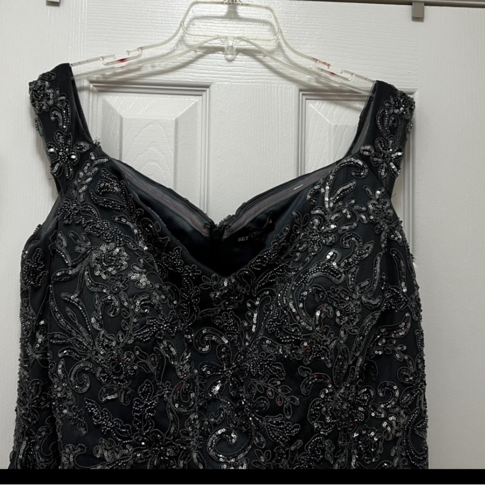 MOB or MOG dress